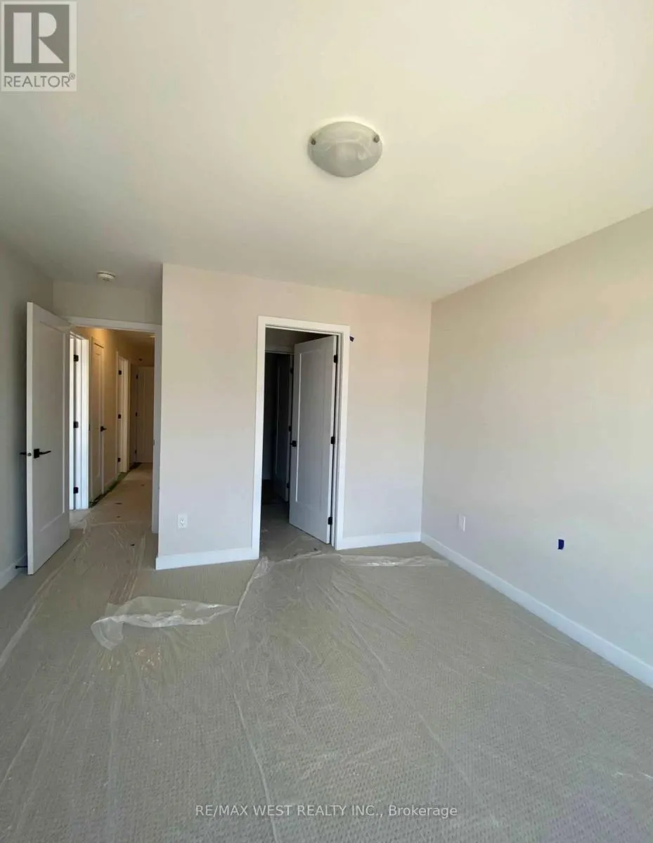 216 TUSSOCK PRIVATE
