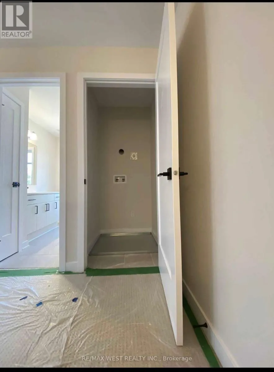 216 TUSSOCK PRIVATE