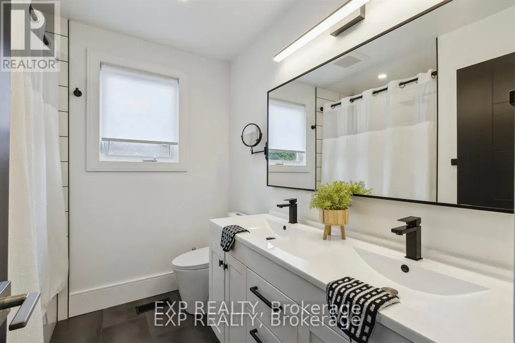 77 IMPERIAL ROAD N