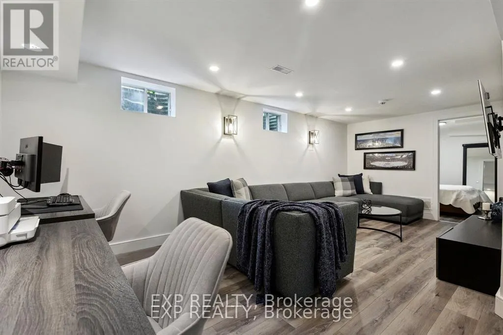 77 IMPERIAL ROAD N