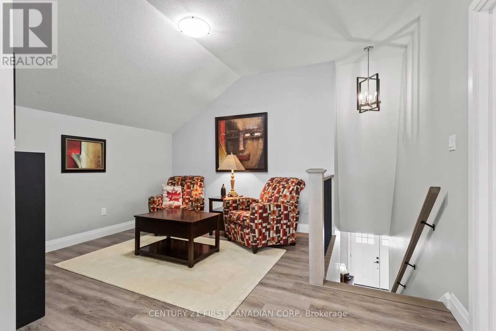 3 - 10038 OXBOW DRIVE, #3