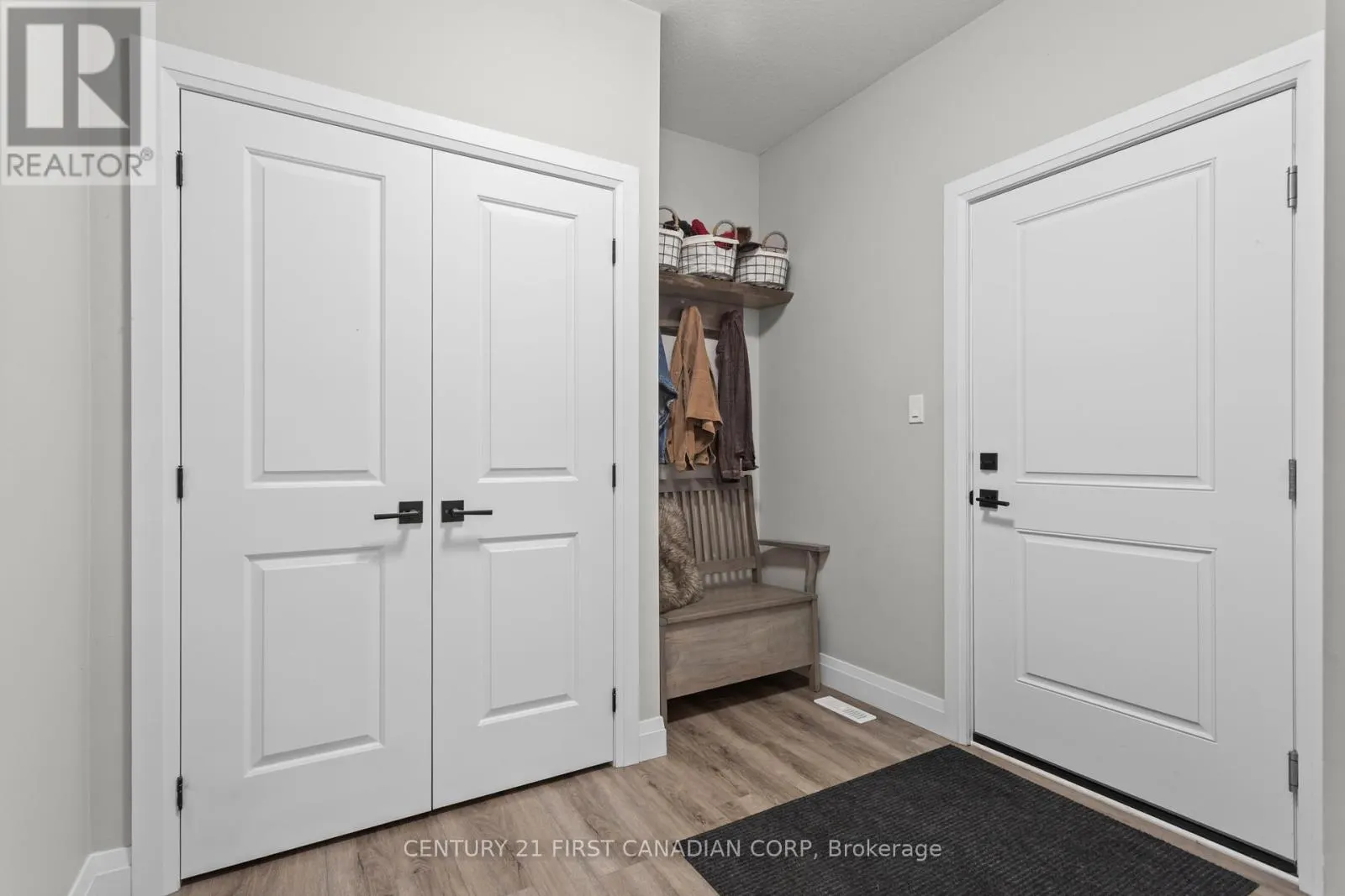 3 - 10038 OXBOW DRIVE, #3