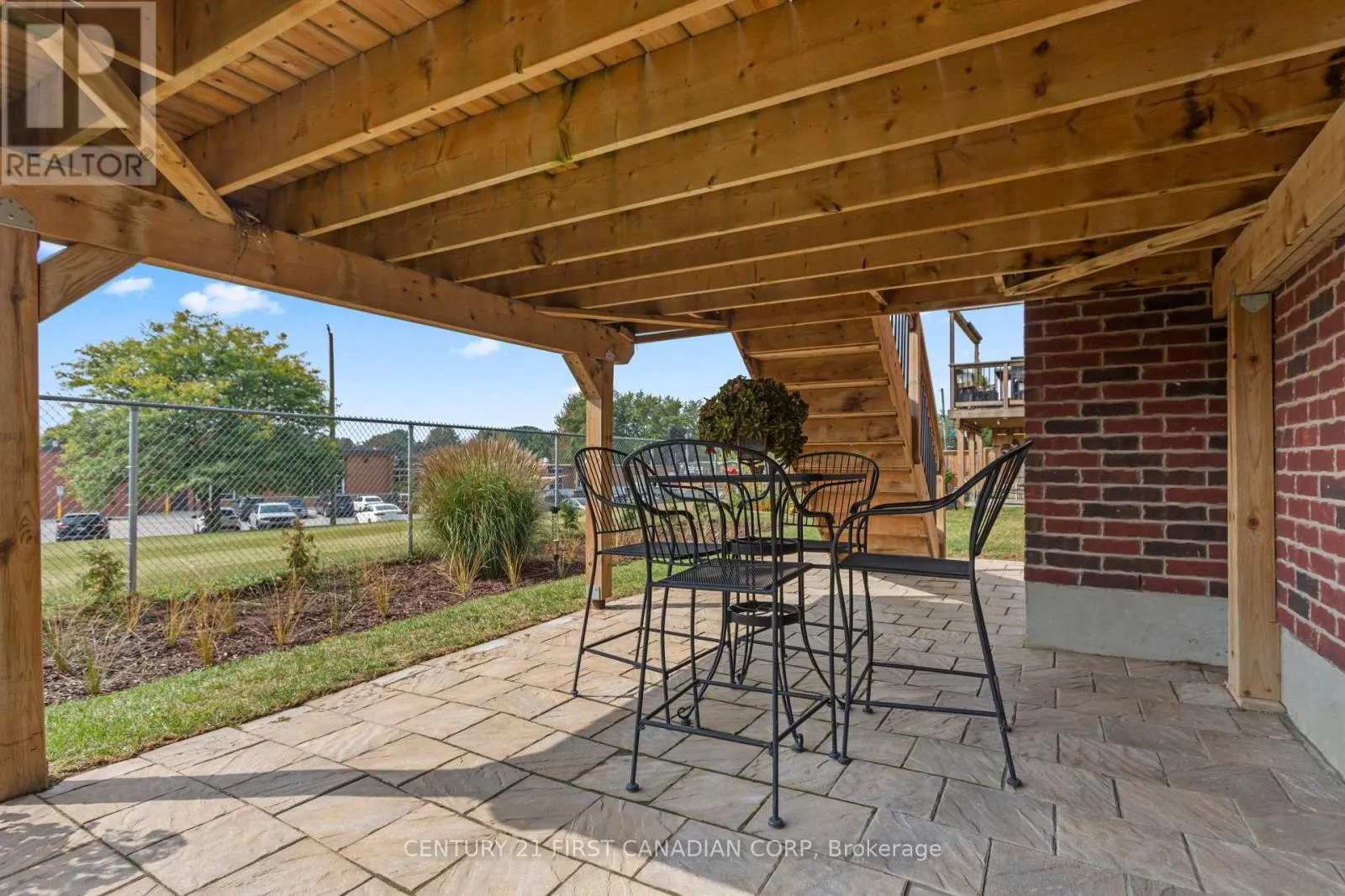 3 - 10038 OXBOW DRIVE, #3
