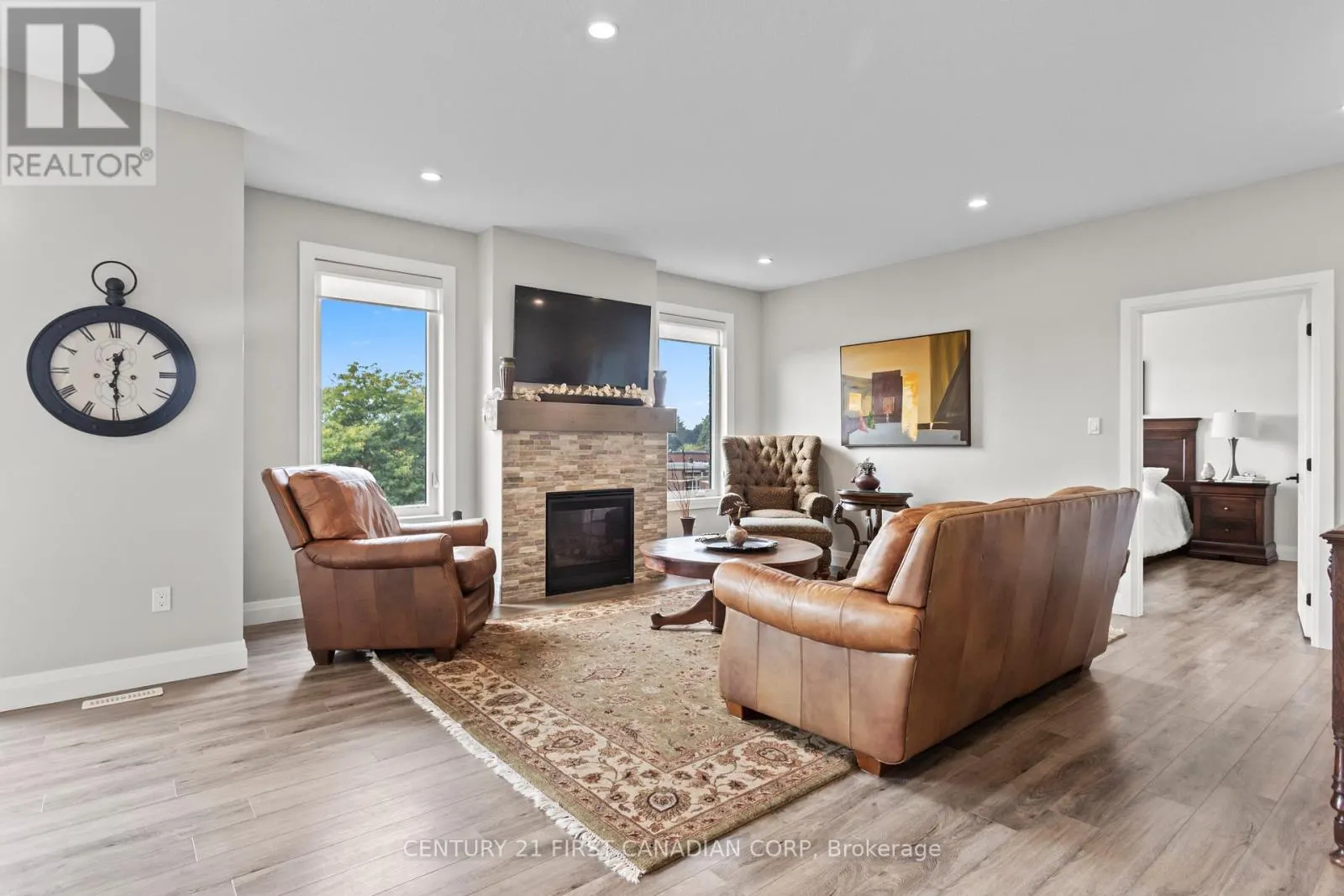 3 - 10038 OXBOW DRIVE, #3