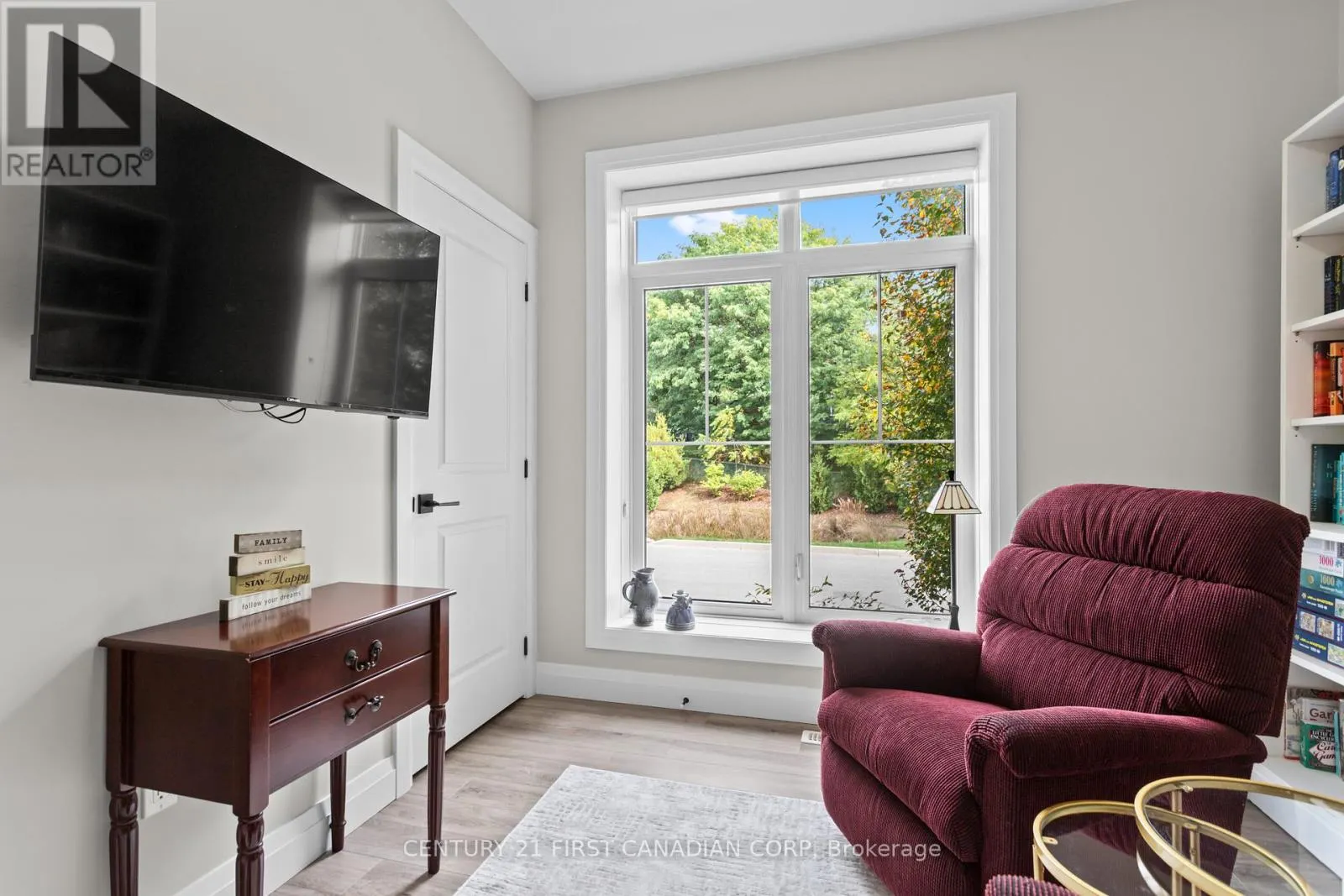 3 - 10038 OXBOW DRIVE, #3