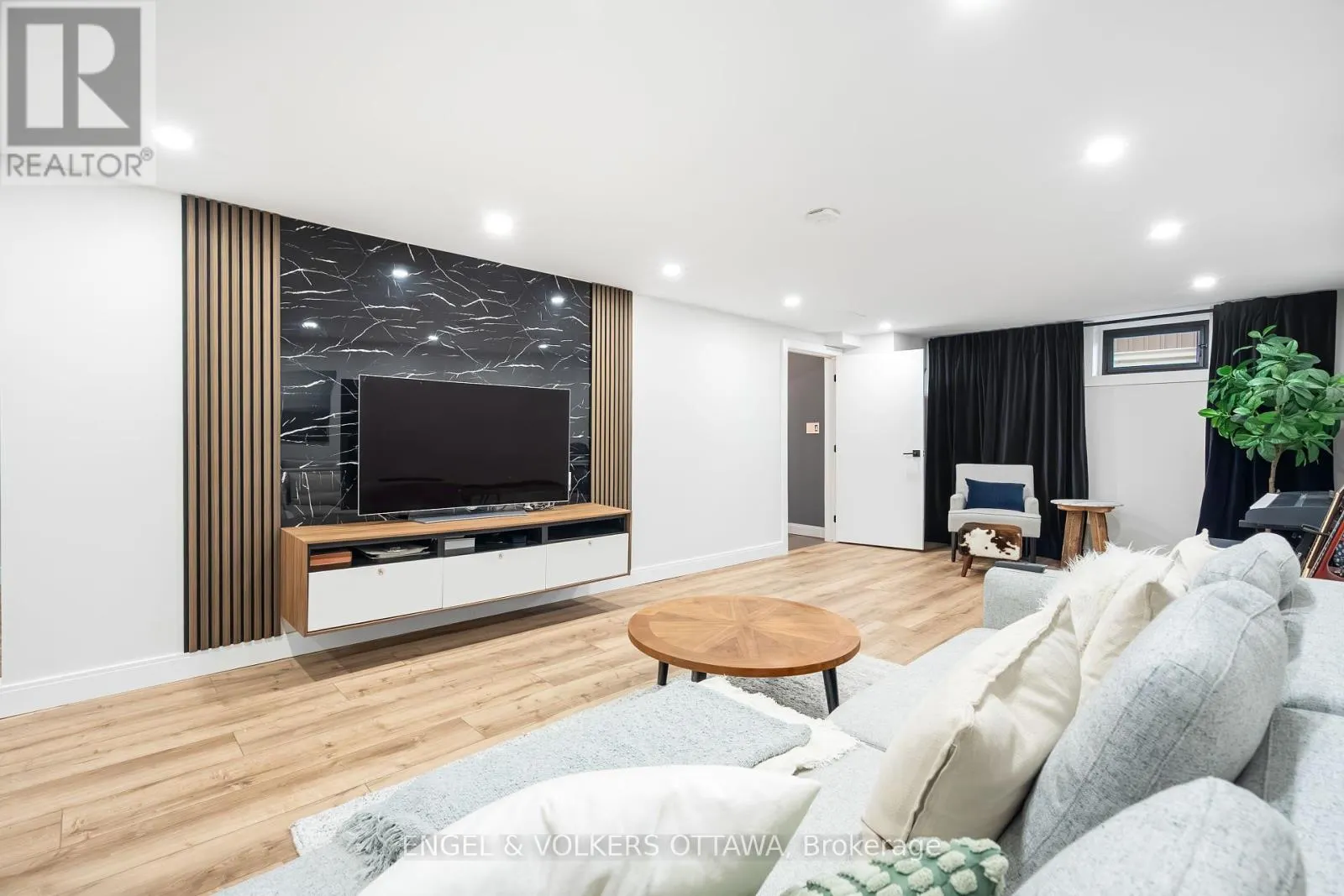 2 DAVIES COURT