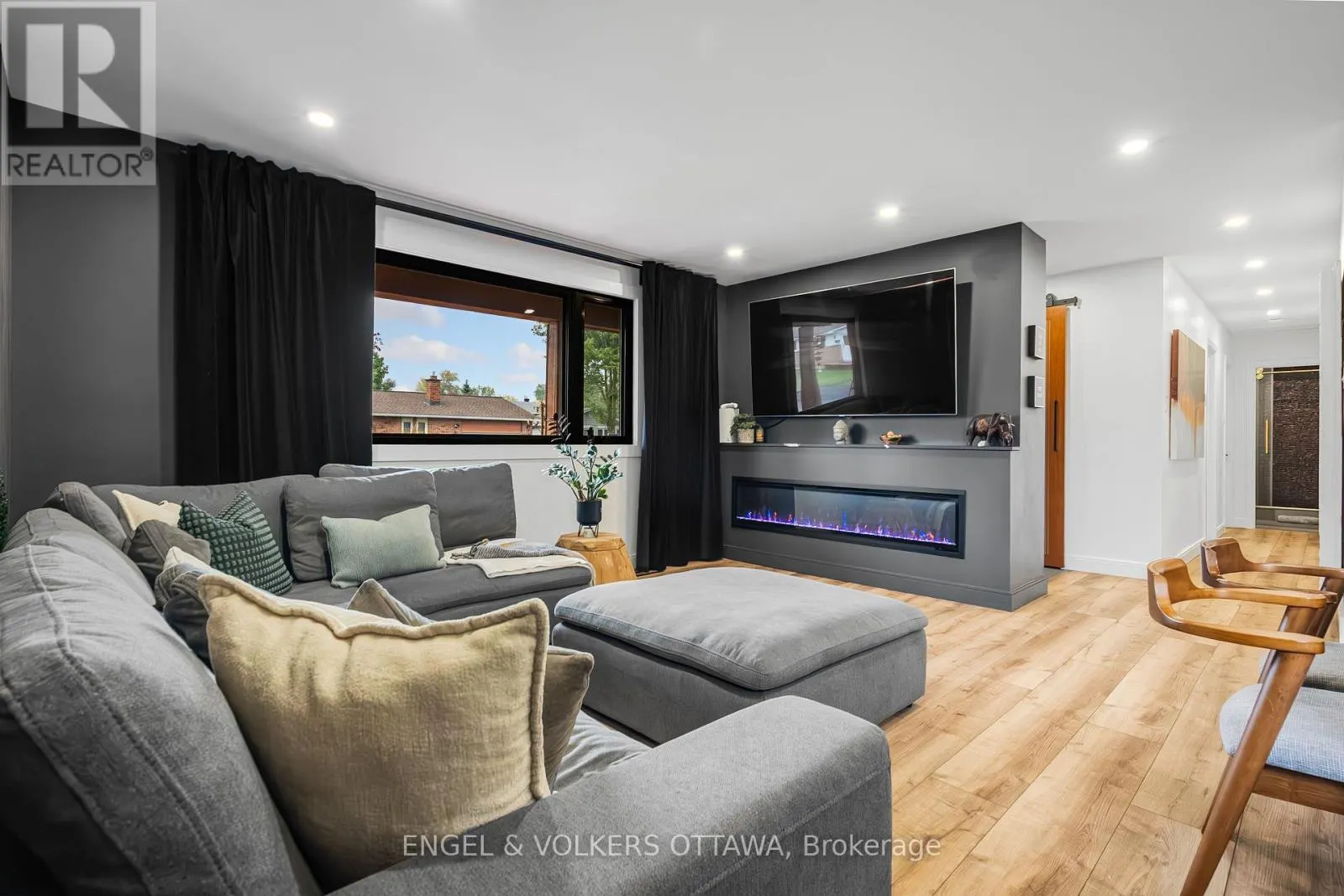 2 DAVIES COURT