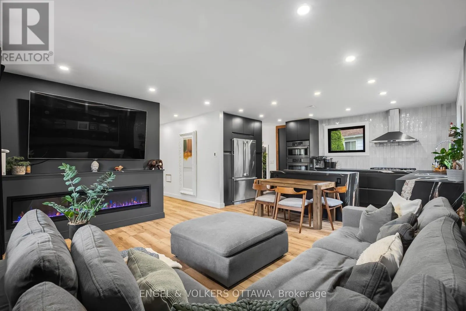 2 DAVIES COURT