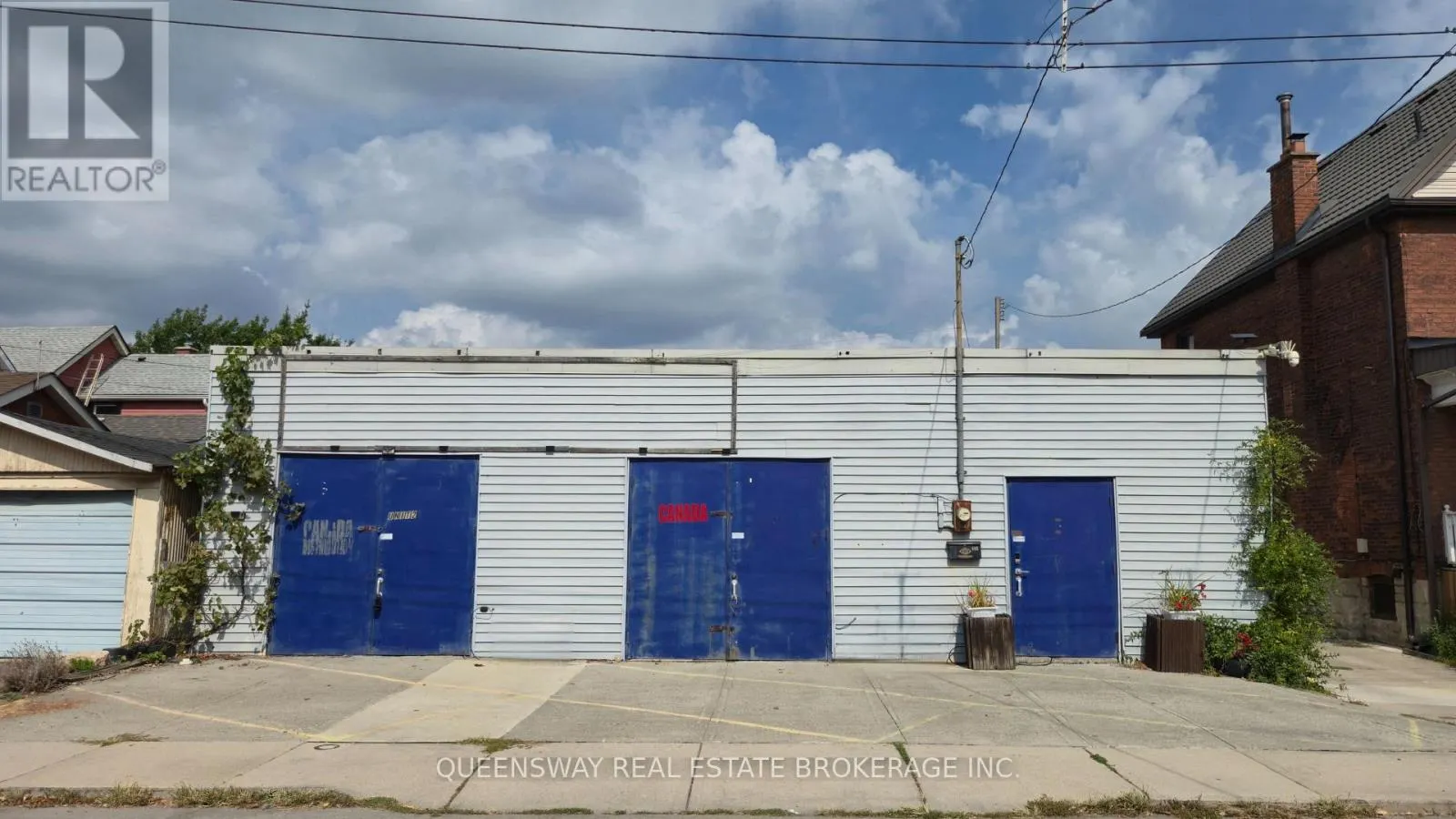 321 ROBERT STREET