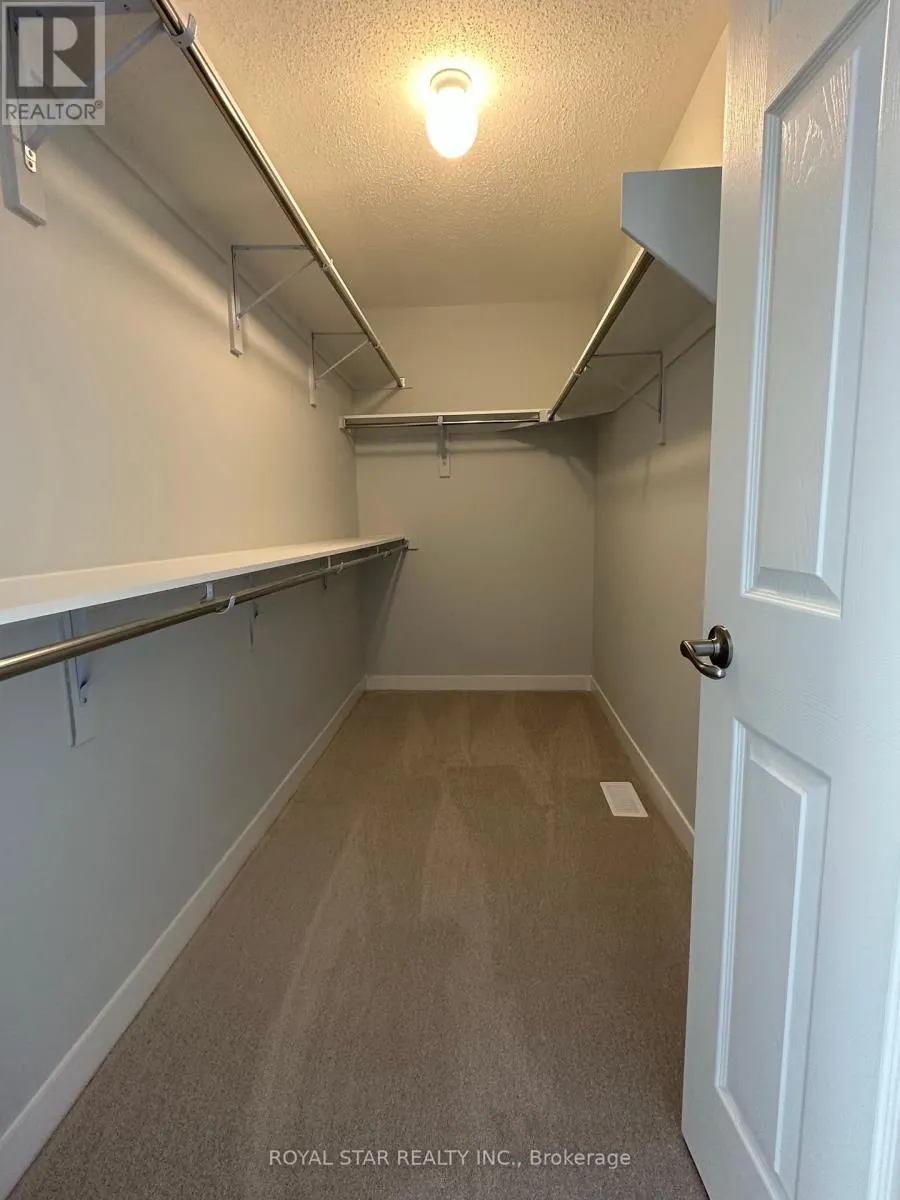 238 BILLRIAN CRESCENT