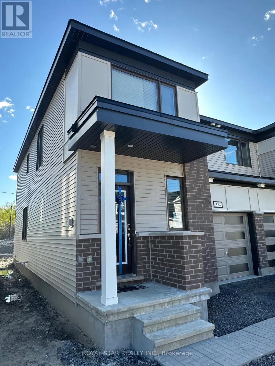 238 BILLRIAN CRESCENT