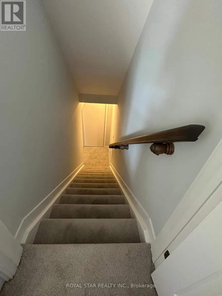 238 BILLRIAN CRESCENT