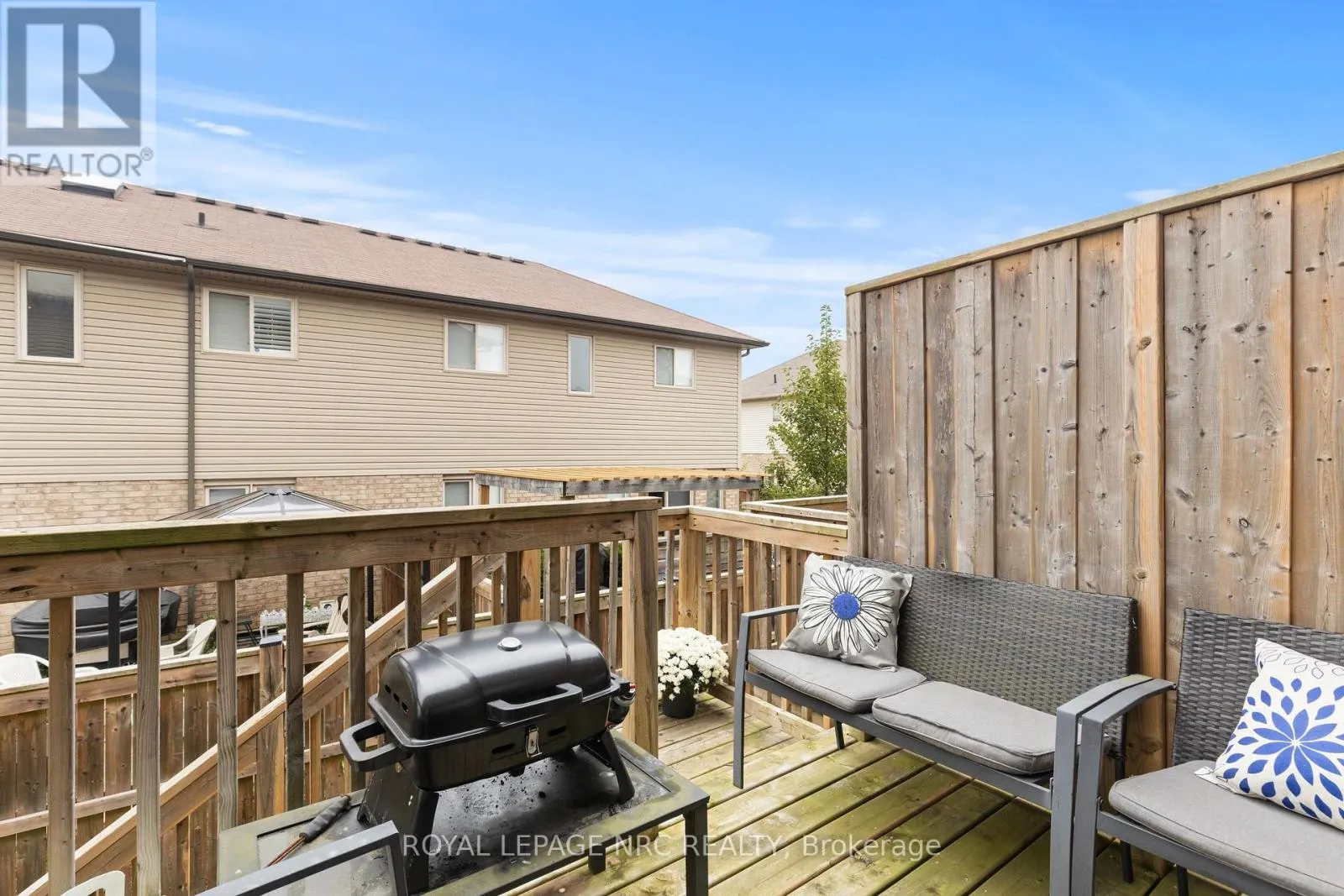 15 - 377 GLANCASTER ROAD, #15