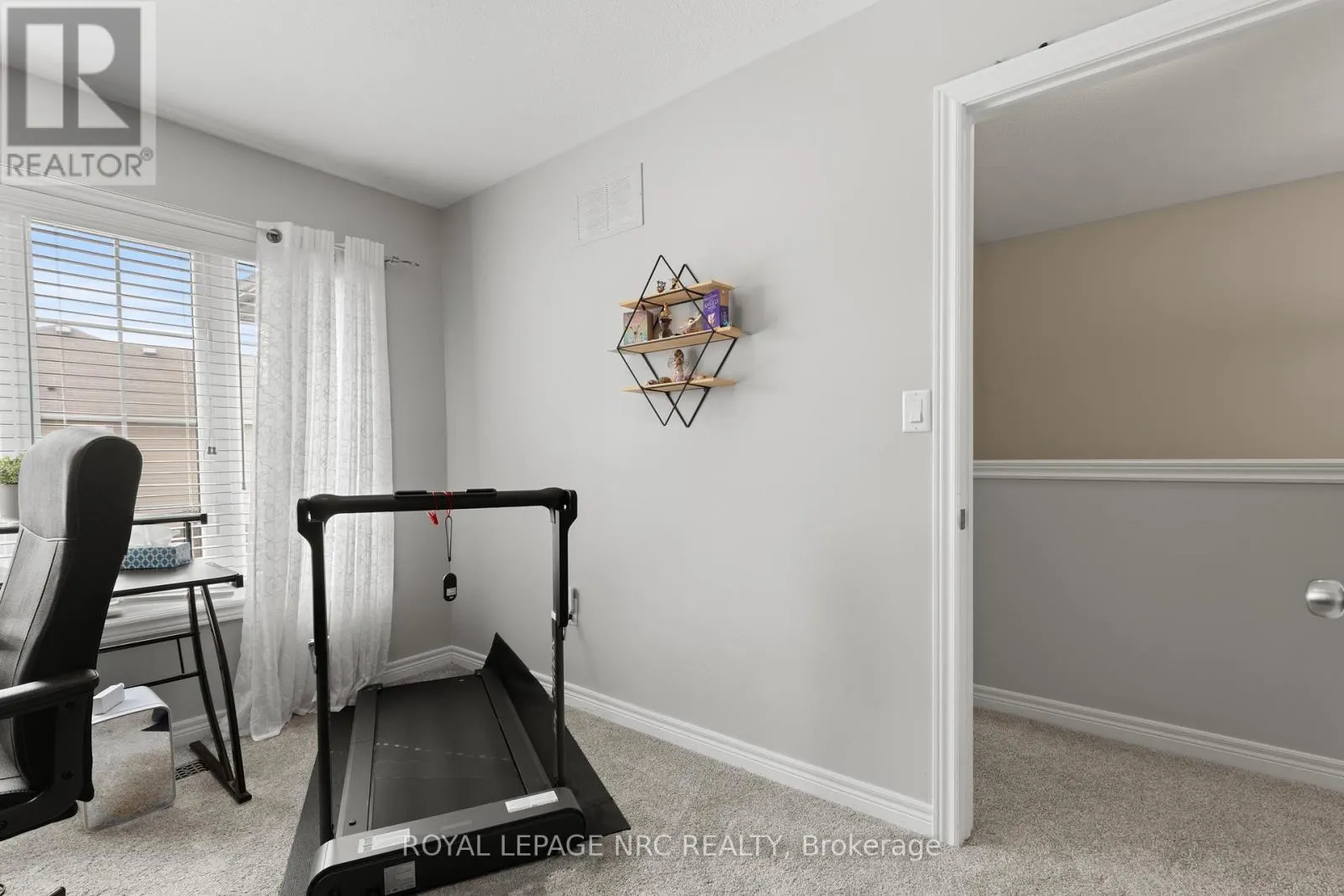 15 - 377 GLANCASTER ROAD, #15