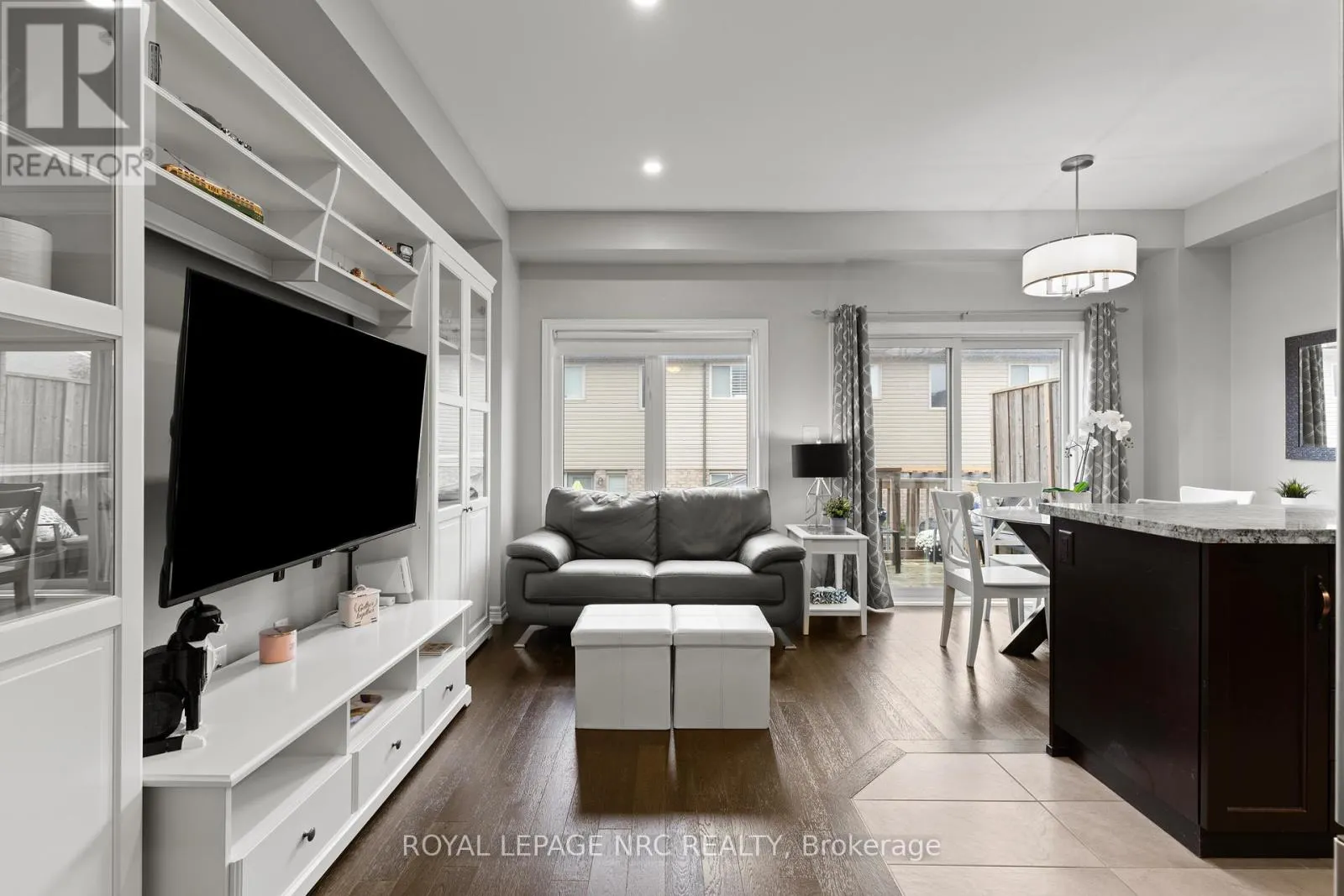 15 - 377 GLANCASTER ROAD, #15