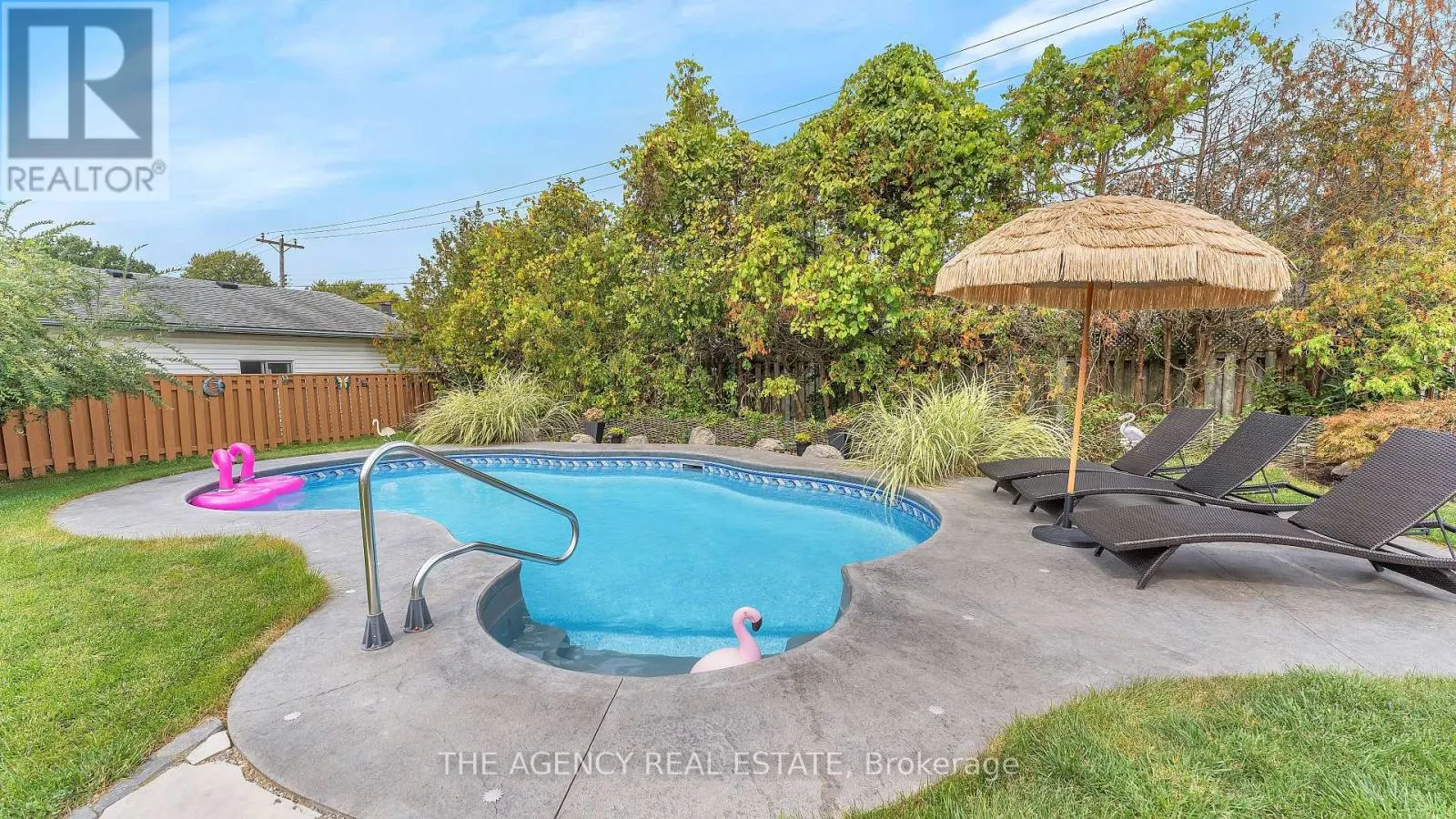 77 SOUTHVIEW CRESCENT