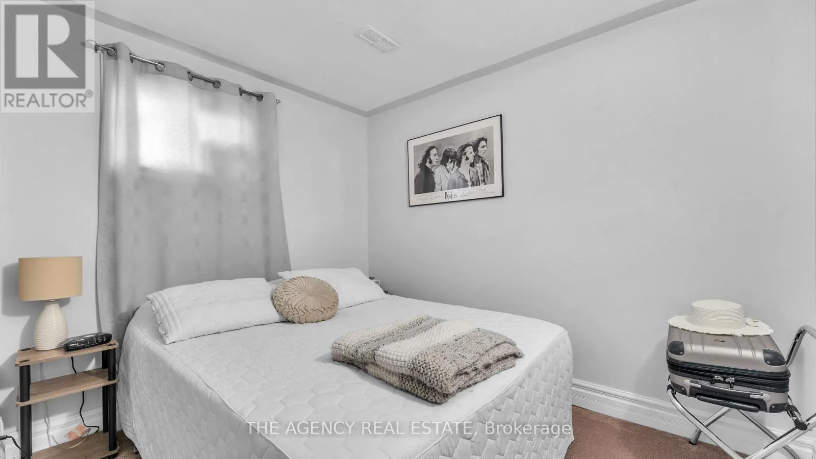 77 SOUTHVIEW CRESCENT