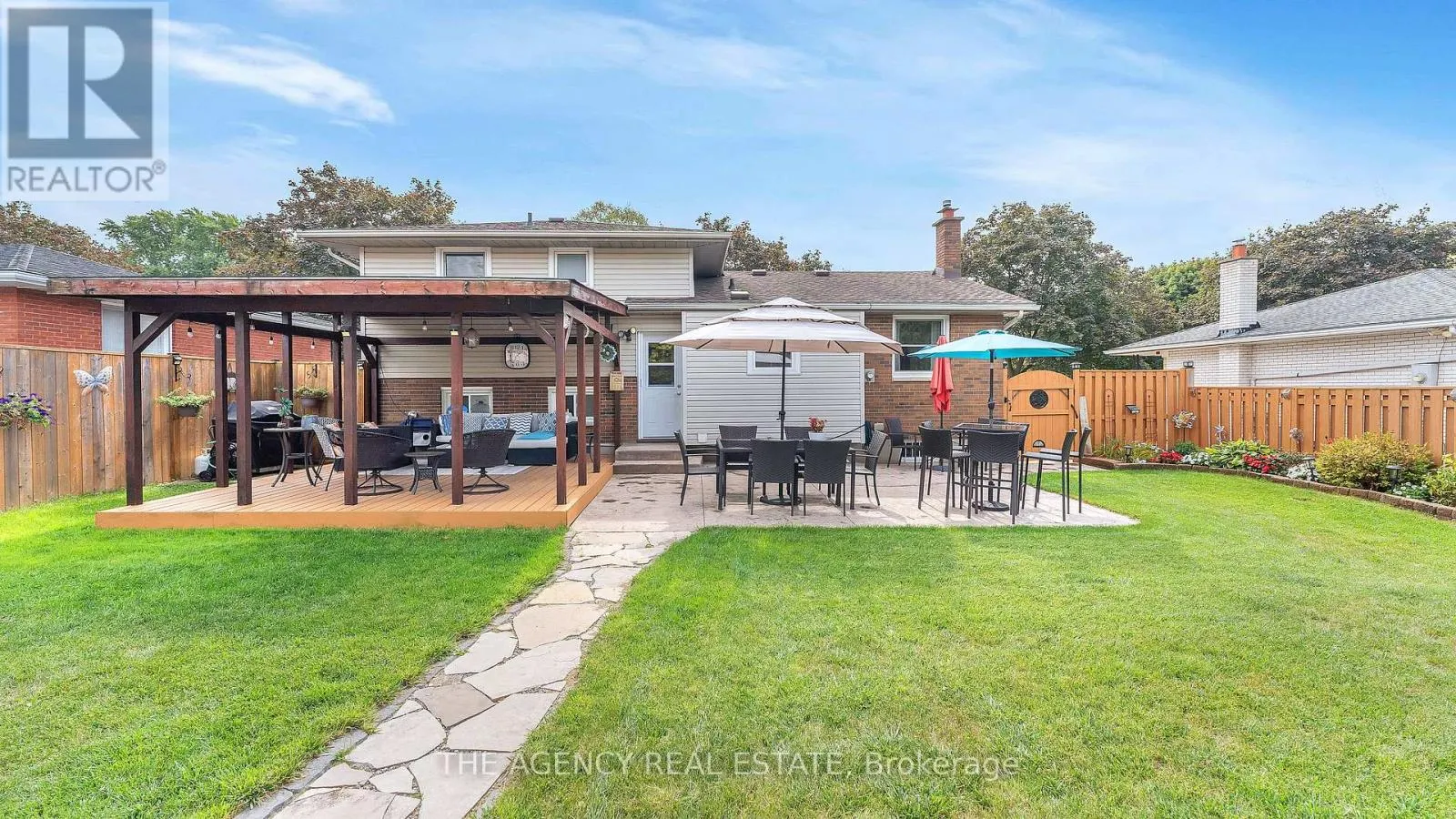 77 SOUTHVIEW CRESCENT