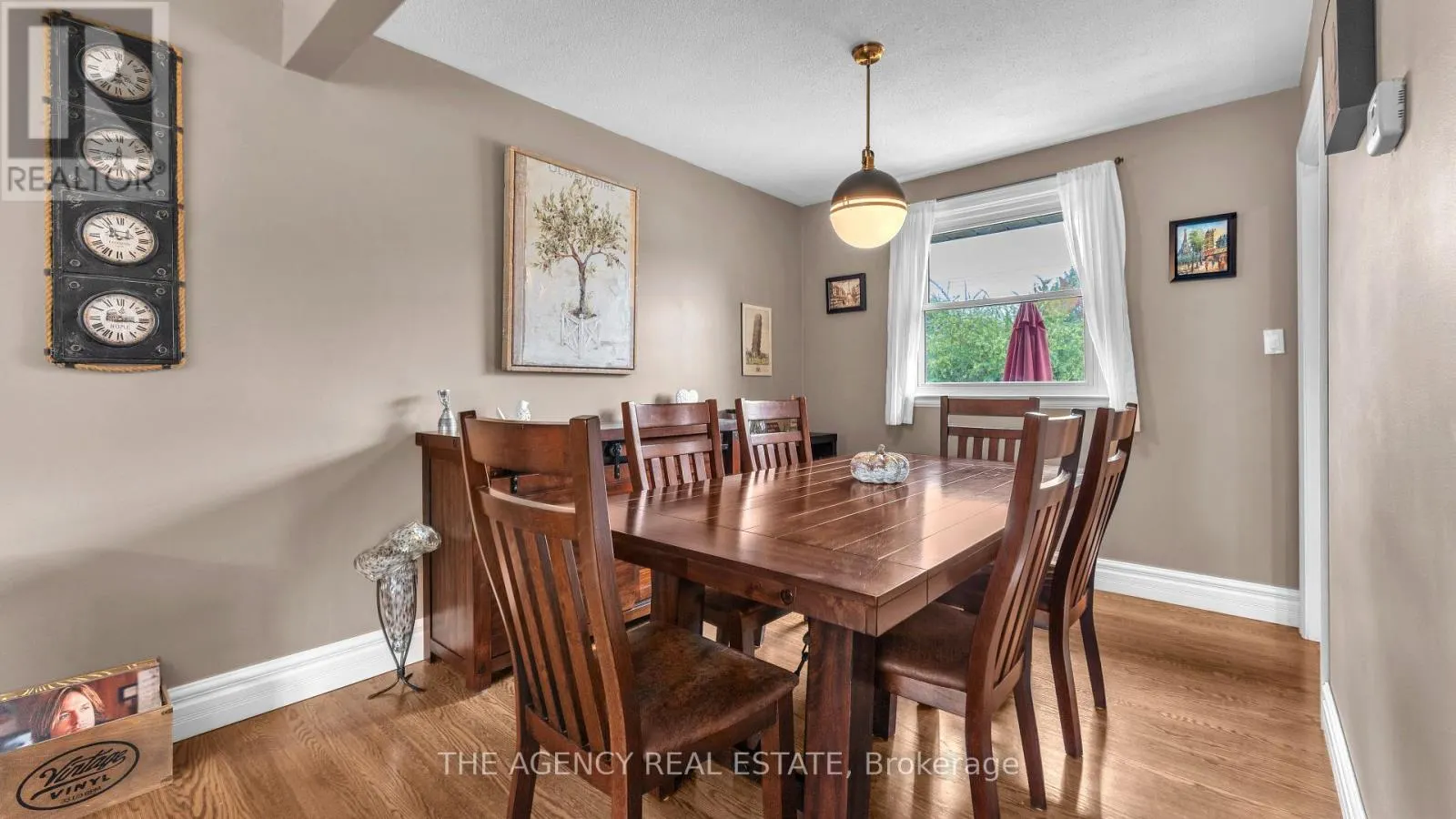 77 SOUTHVIEW CRESCENT