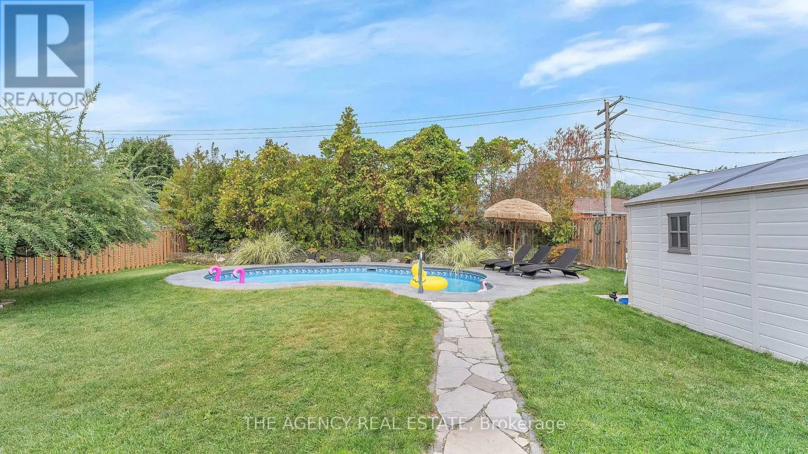 77 SOUTHVIEW CRESCENT