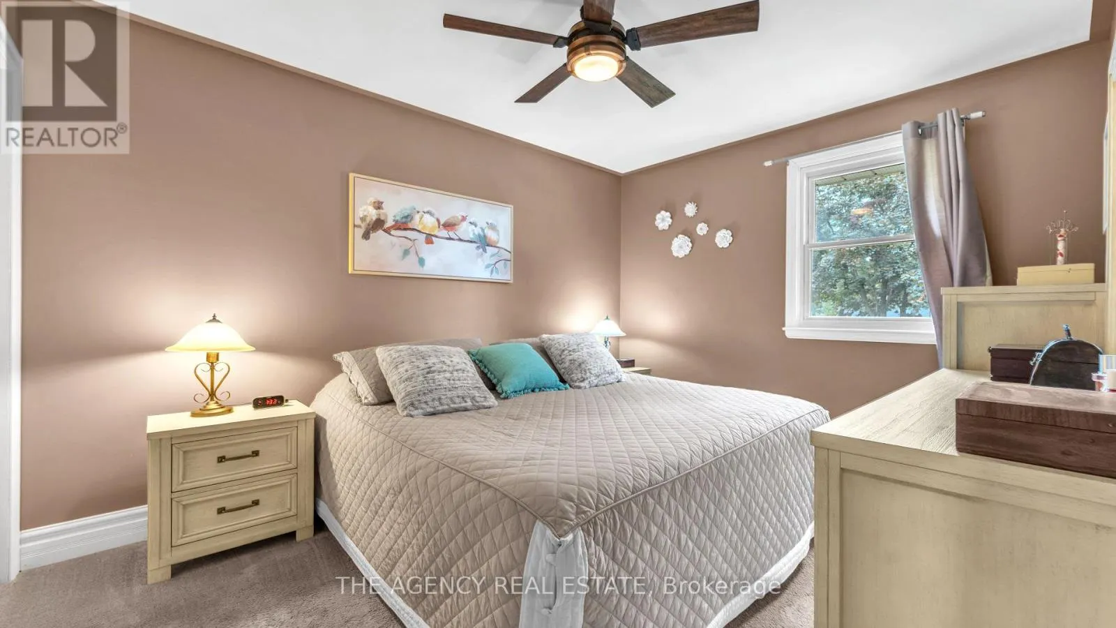 77 SOUTHVIEW CRESCENT