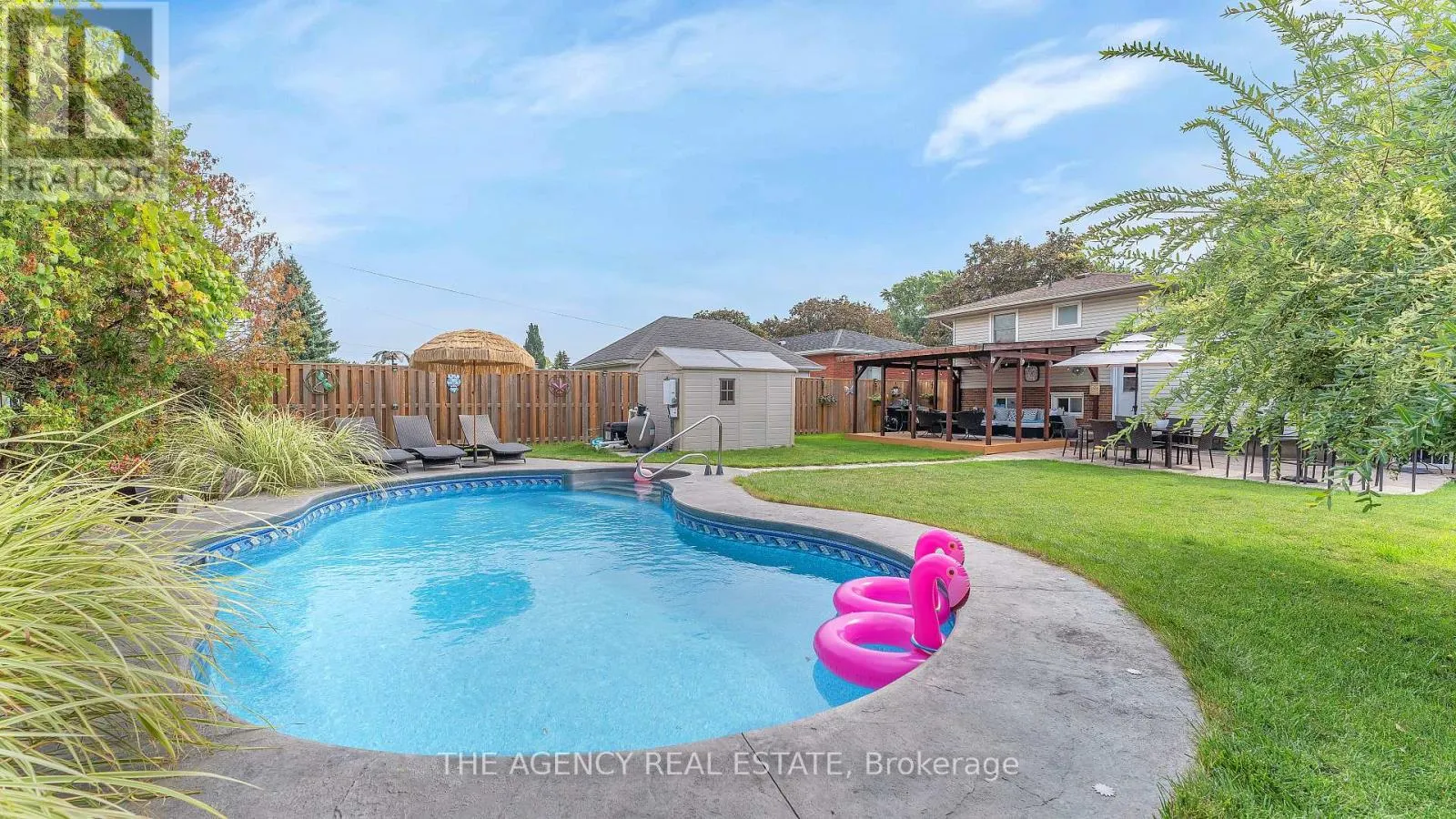 77 SOUTHVIEW CRESCENT