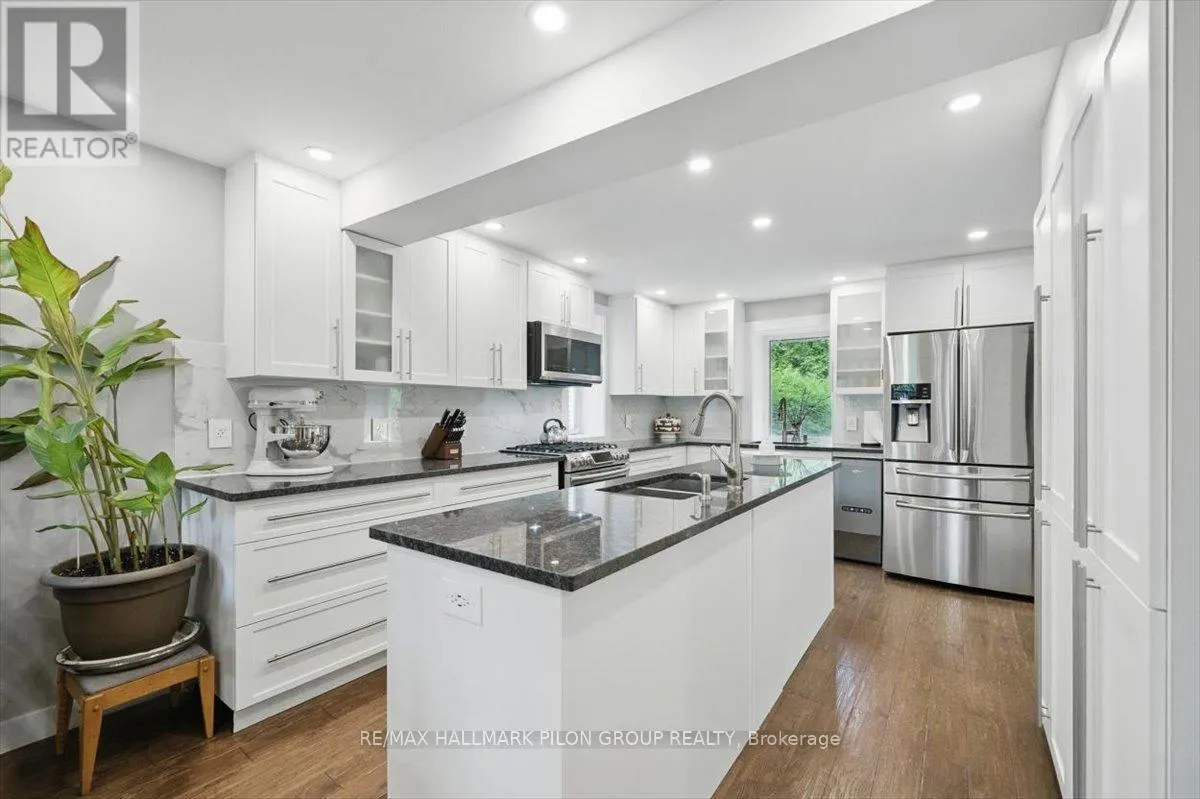 84 EASTPARK DRIVE