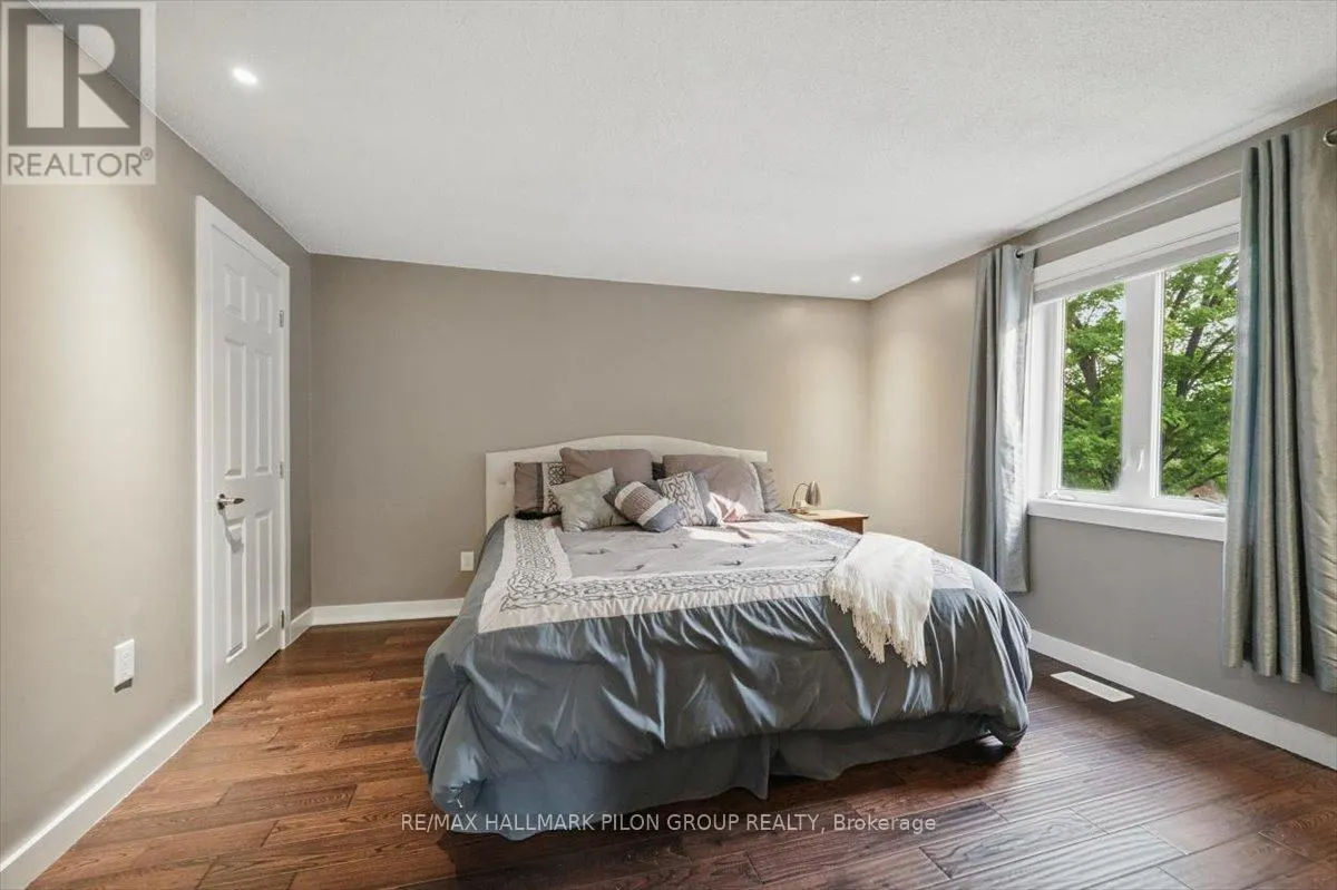 84 EASTPARK DRIVE