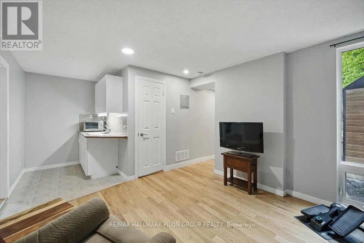 84 EASTPARK DRIVE