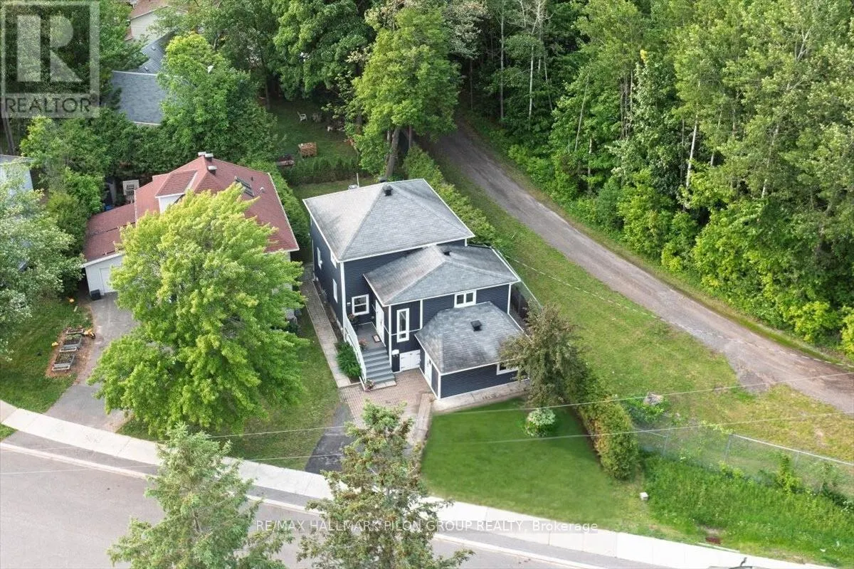84 EASTPARK DRIVE