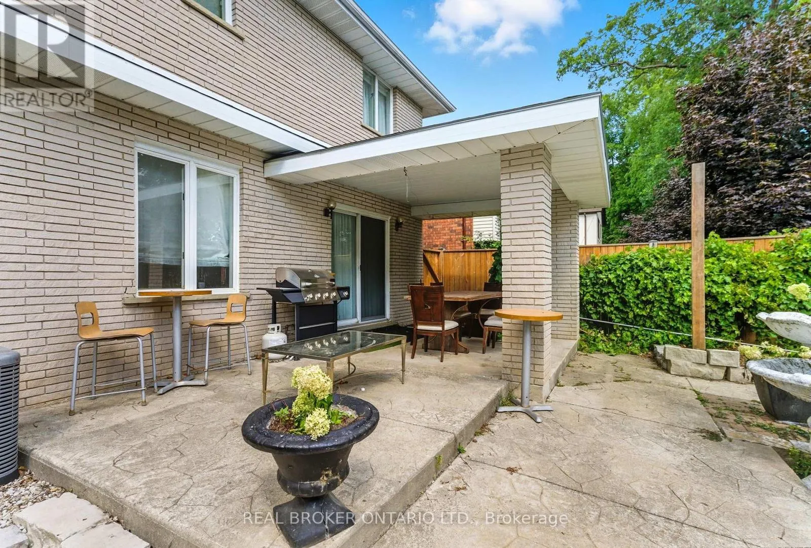 267 MEMORIAL DRIVE