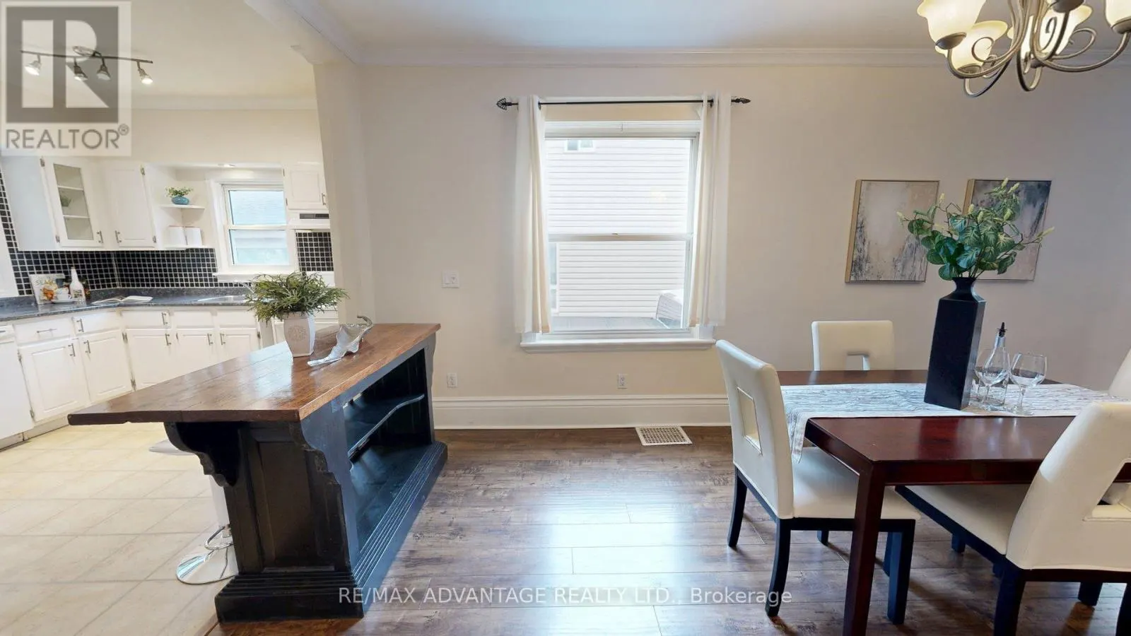 137 WOODWARD AVENUE