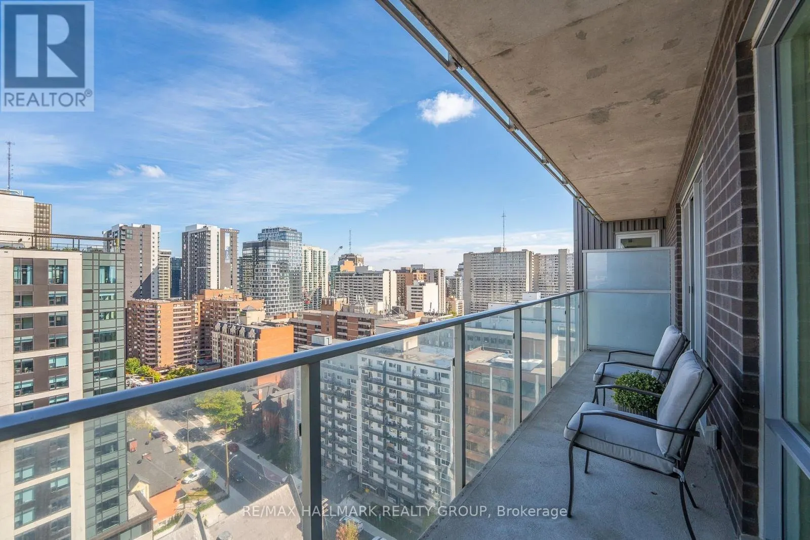 1807 - 428 SPARKS STREET
