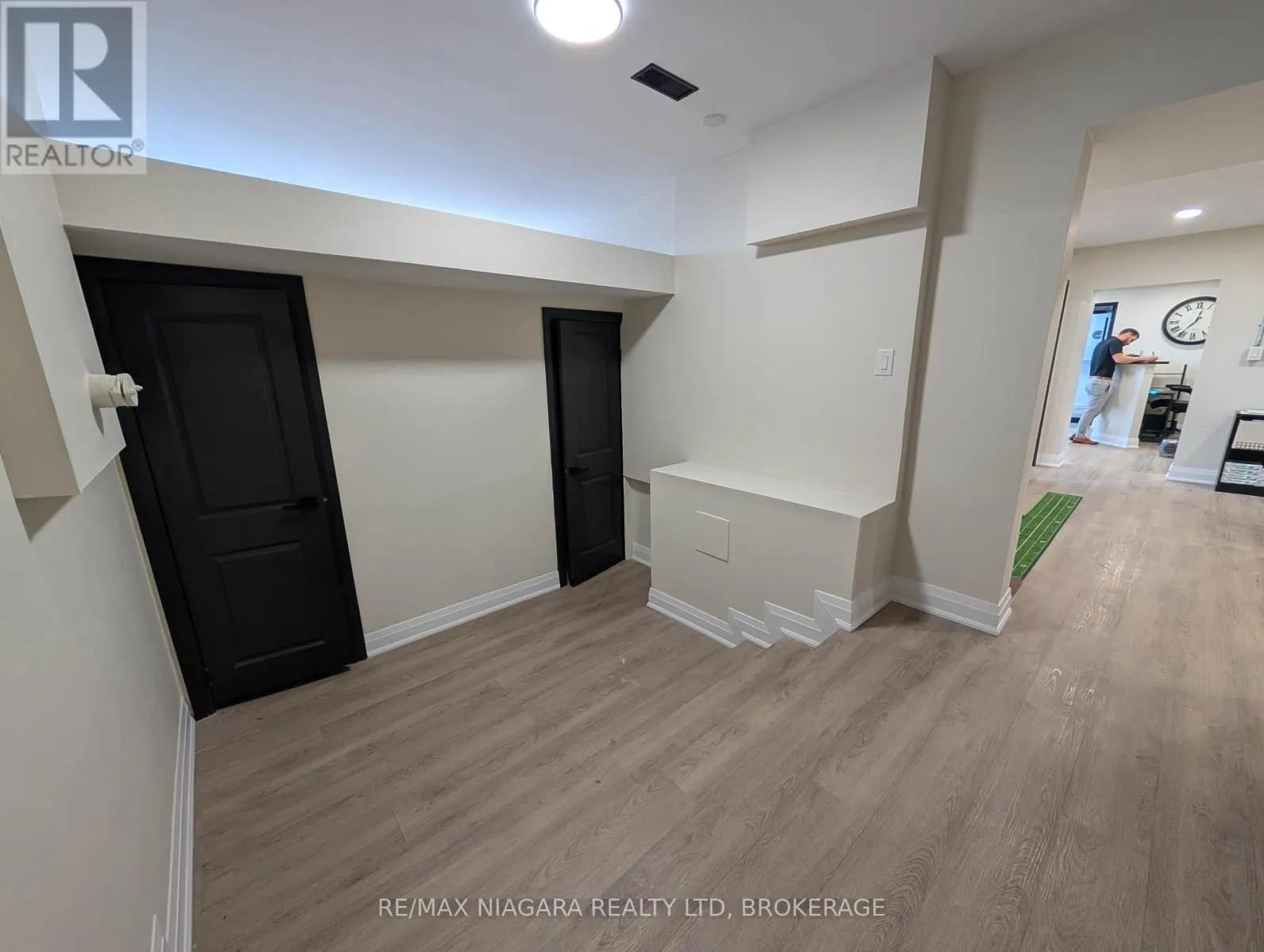 LOWER UNIT - 174 EASTCHESTER AVENUE, #Lower Unit