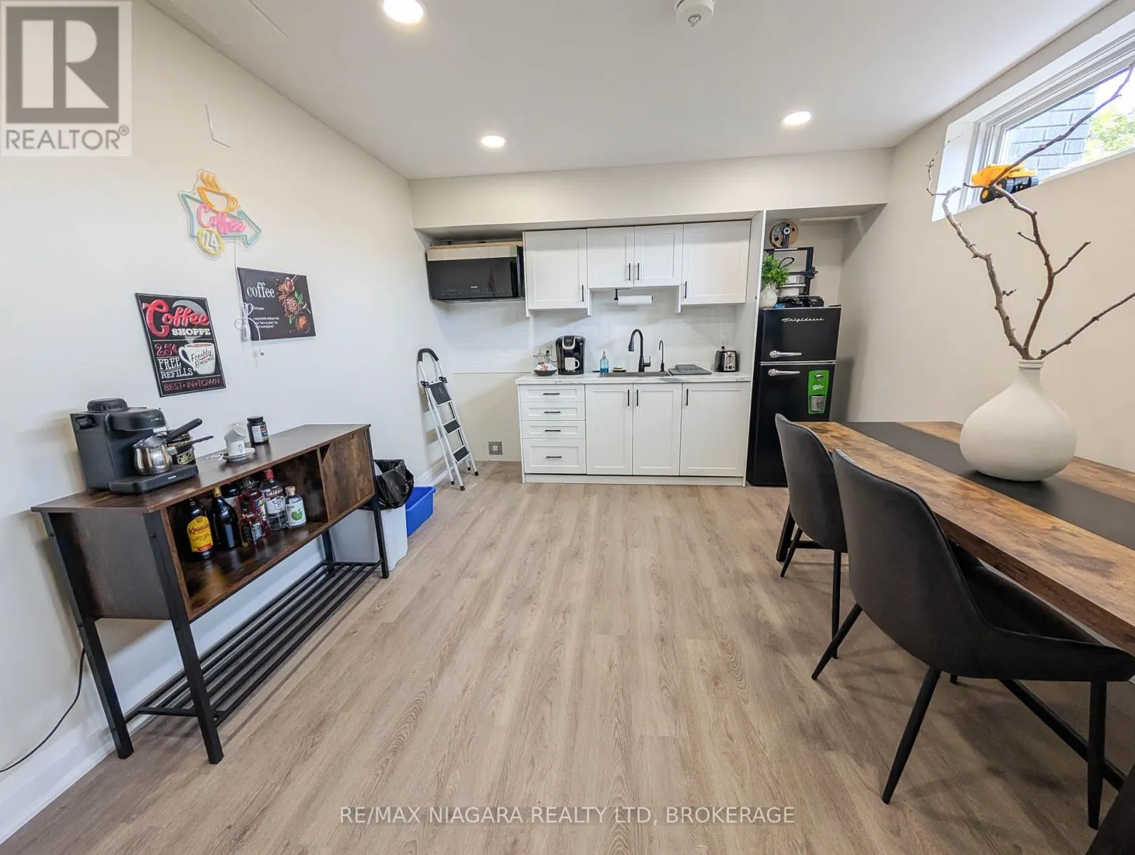 LOWER UNIT - 174 EASTCHESTER AVENUE, #Lower Unit