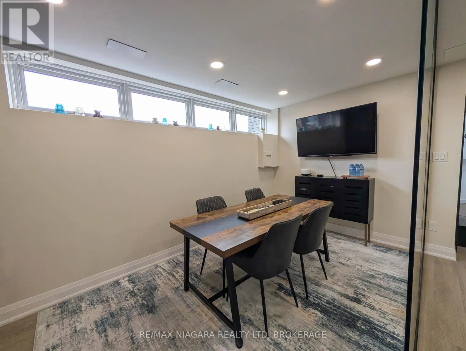 LOWER UNIT - 174 EASTCHESTER AVENUE, #Lower Unit