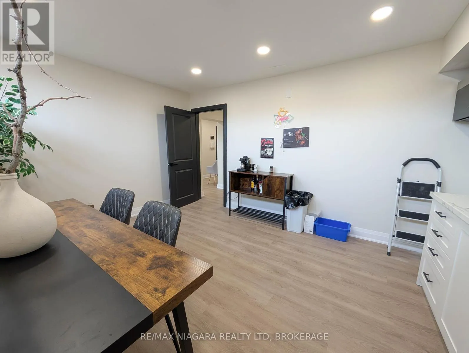LOWER UNIT - 174 EASTCHESTER AVENUE, #Lower Unit
