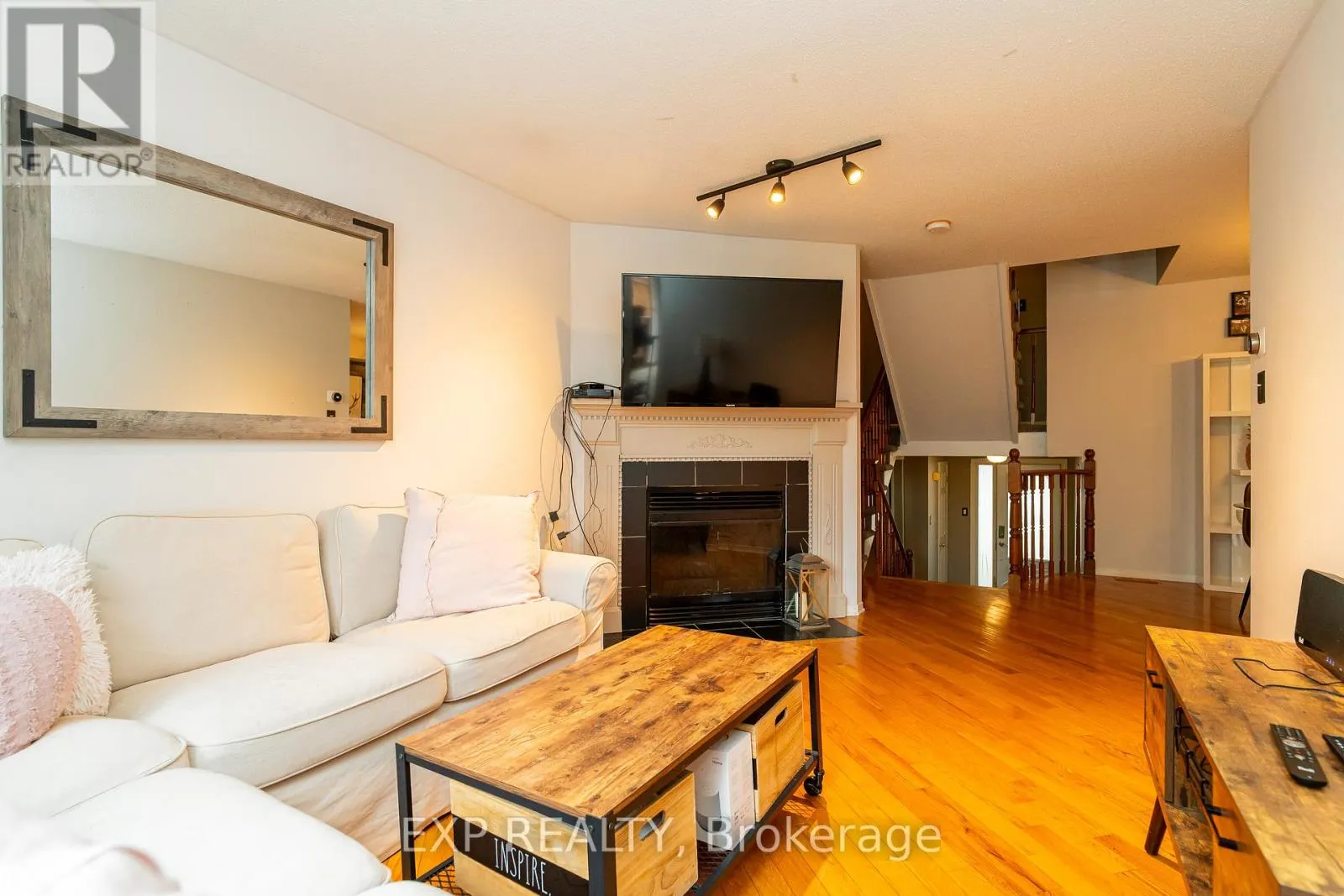 86 FURLONG CRESCENT
