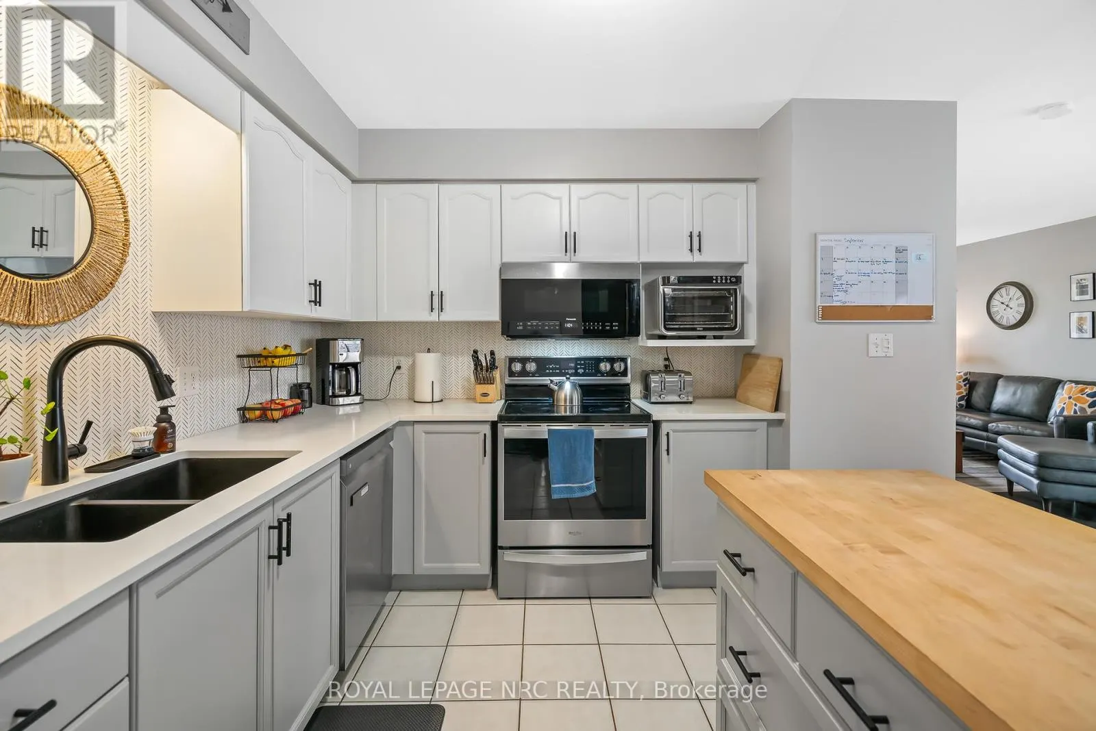 71 WATERVIEW COURT