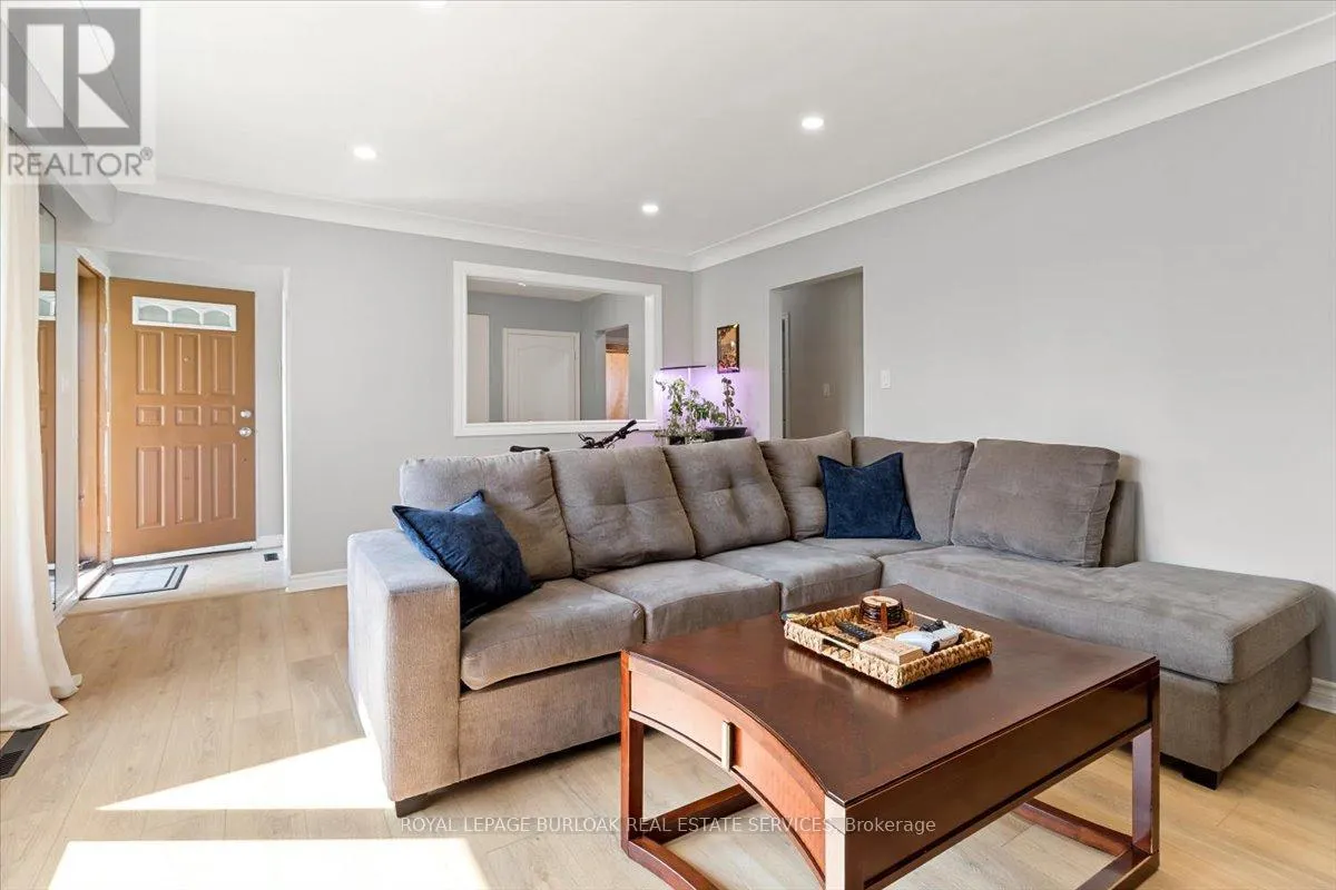 MAIN - 161 HOOVER CRESCENT