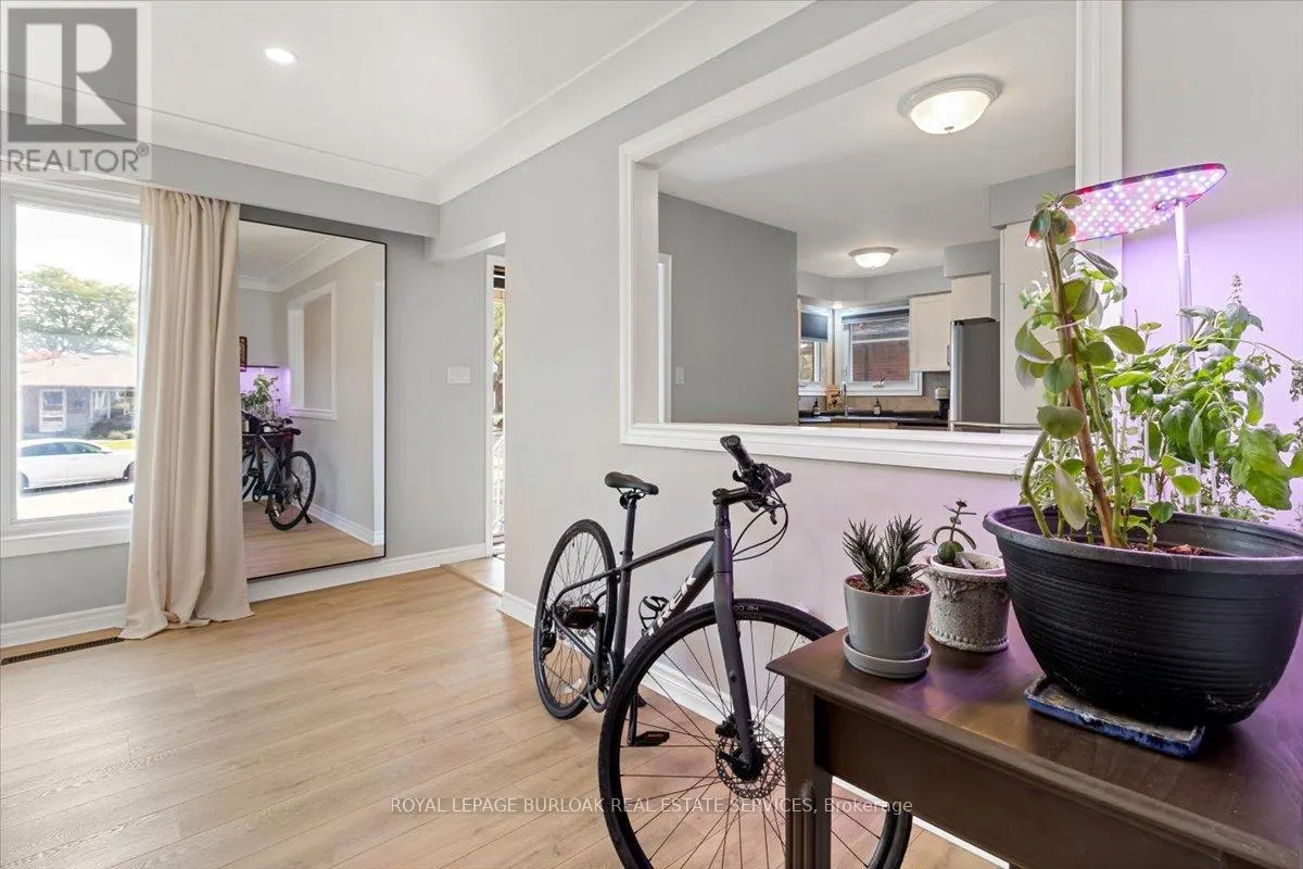MAIN - 161 HOOVER CRESCENT