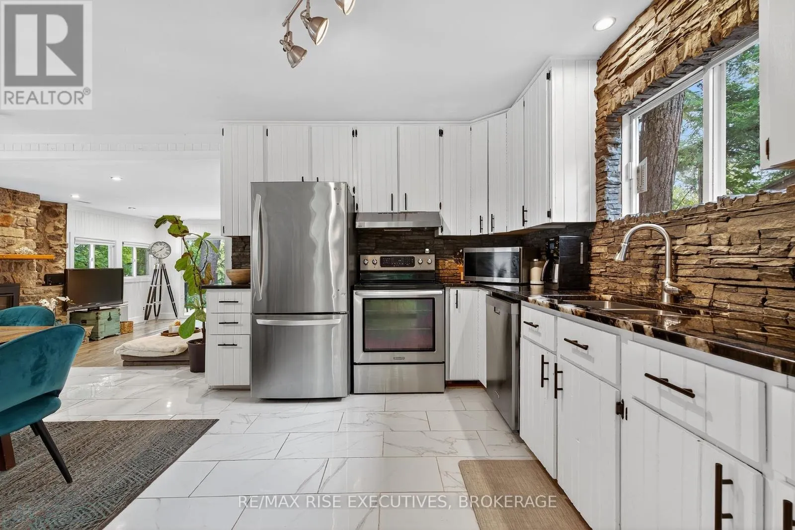973 FOSTER BAY LANE
