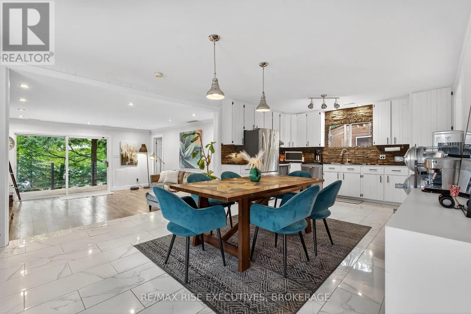 973 FOSTER BAY LANE