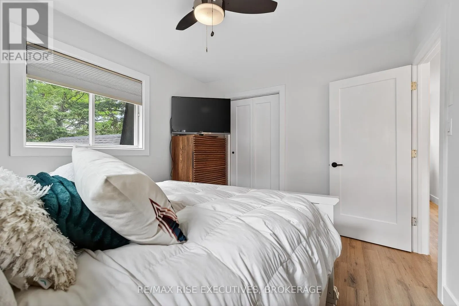 973 FOSTER BAY LANE