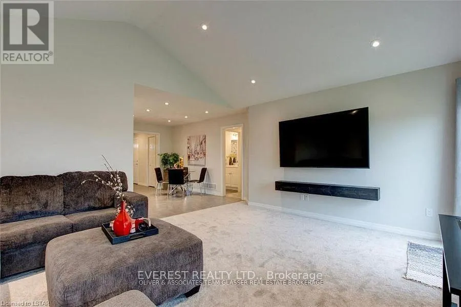 1 MELROSE COURT