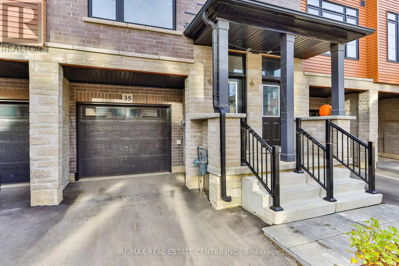 35 - 461 BLACKBURN DRIVE