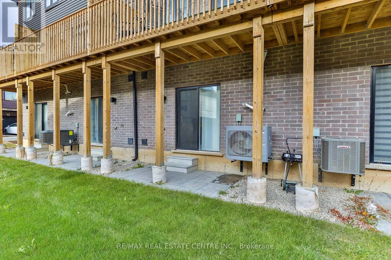 35 - 461 BLACKBURN DRIVE