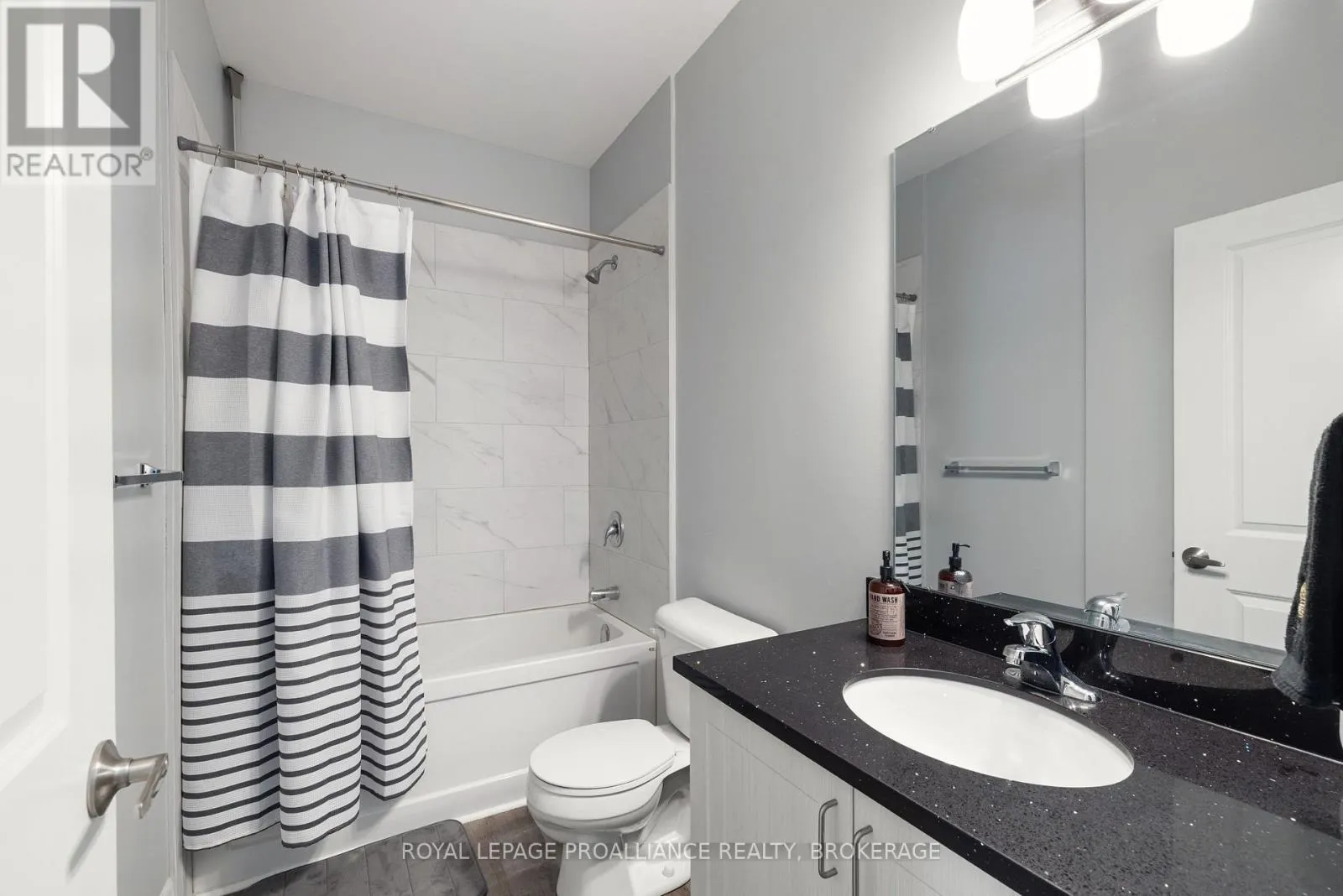 113 - 501 FRONTENAC STREET, #113