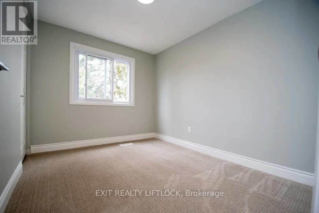 12 - 740 CHAMBERLAIN STREET, #12