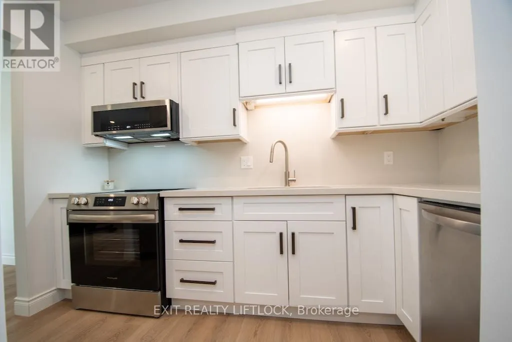12 - 740 CHAMBERLAIN STREET, #12